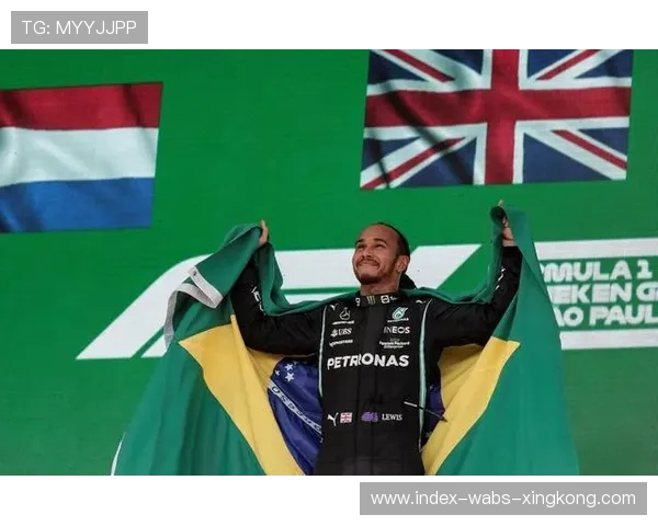 F1传奇车手获颁特别纪念荣誉 F1传奇车手获颁特别纪念荣誉