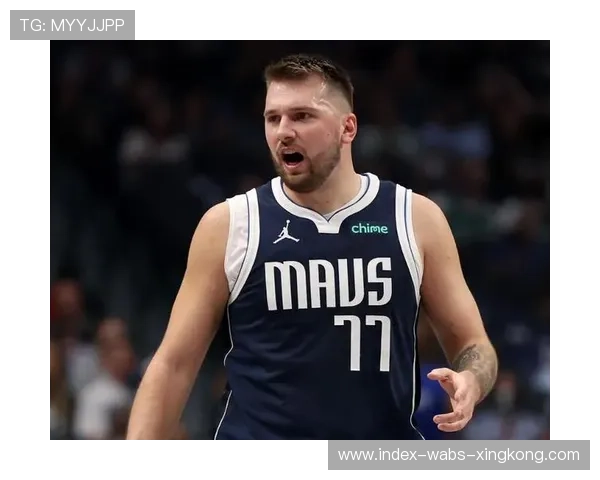 东契奇突破连续制造威胁，独行侠逐渐扩大分差